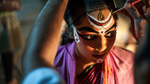 WOMEN CAPTURE WOMEN Photography